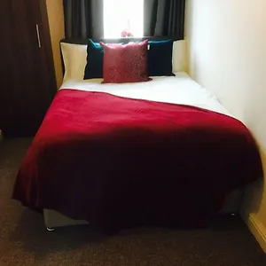 The Ideal House - 24 7 Check In Parking Bradford (West Yorkshire)
